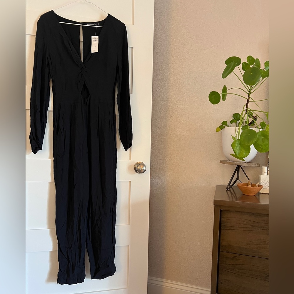 NWT Abercrombie black jumpsuit size small